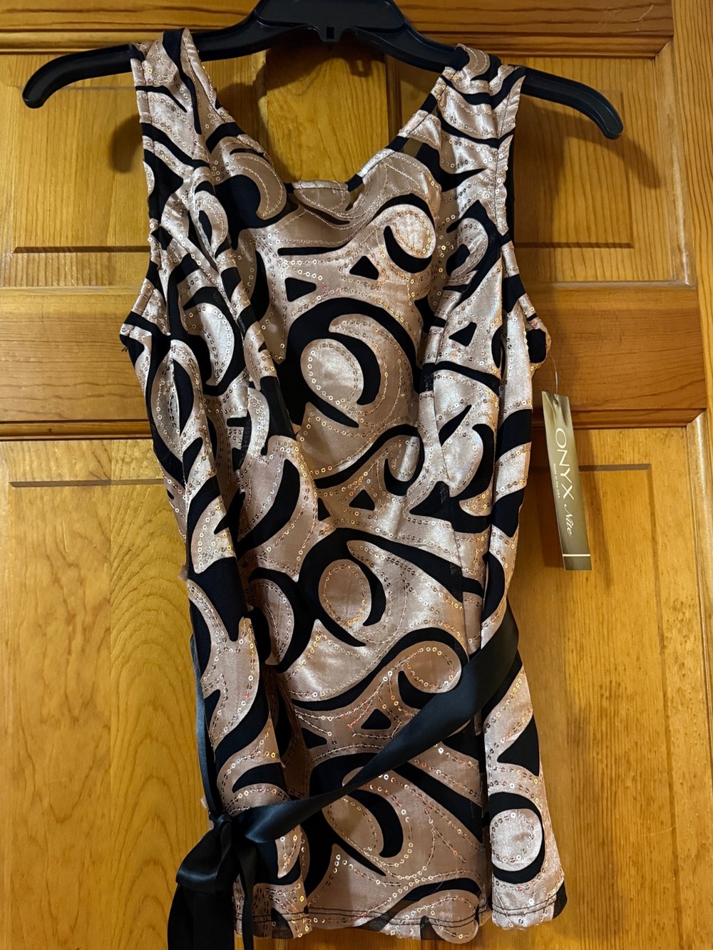 Onyx Nite Sleeveless Top in Champagne and Black Size M